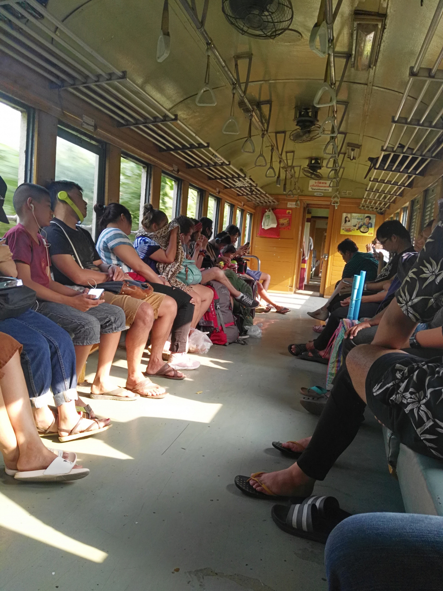 Cesta třetí třídou z Kancanaburi do Bangkoku