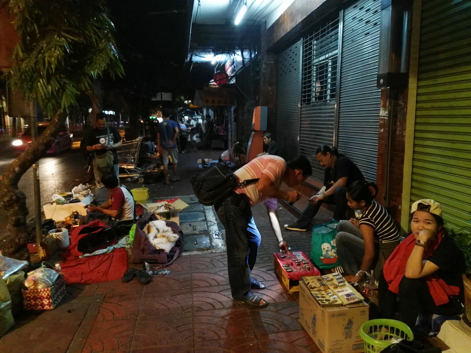 Noční život Bangkoku stranou turistického ruchu