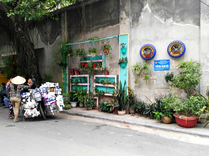 Ulice před hotelem, Hanoj, Vietnam