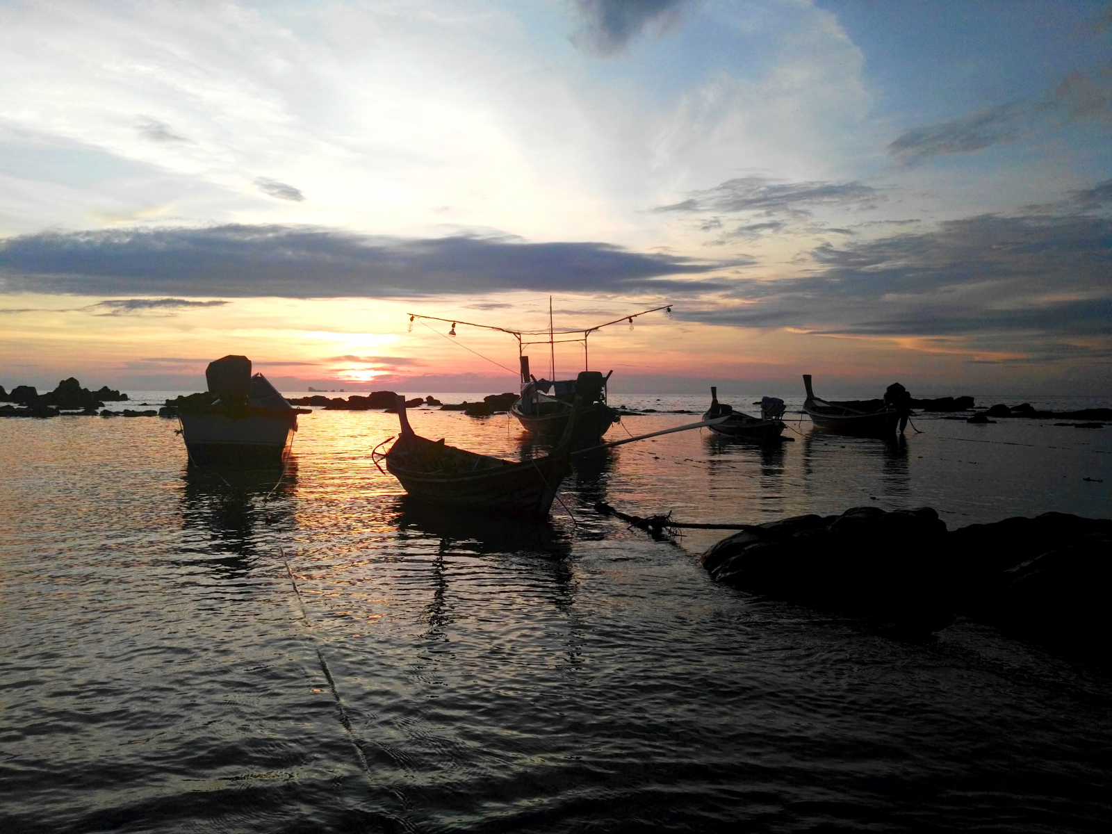 Západ slunce, Khlong Nin Beach, Koh Lanta, Thajsko